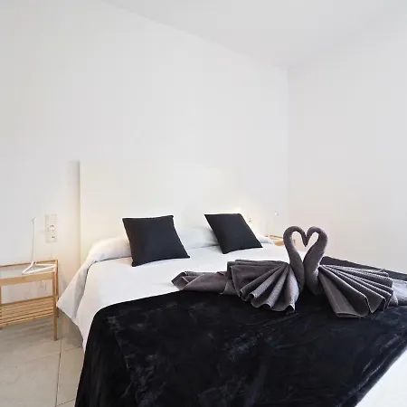 River Apartment *